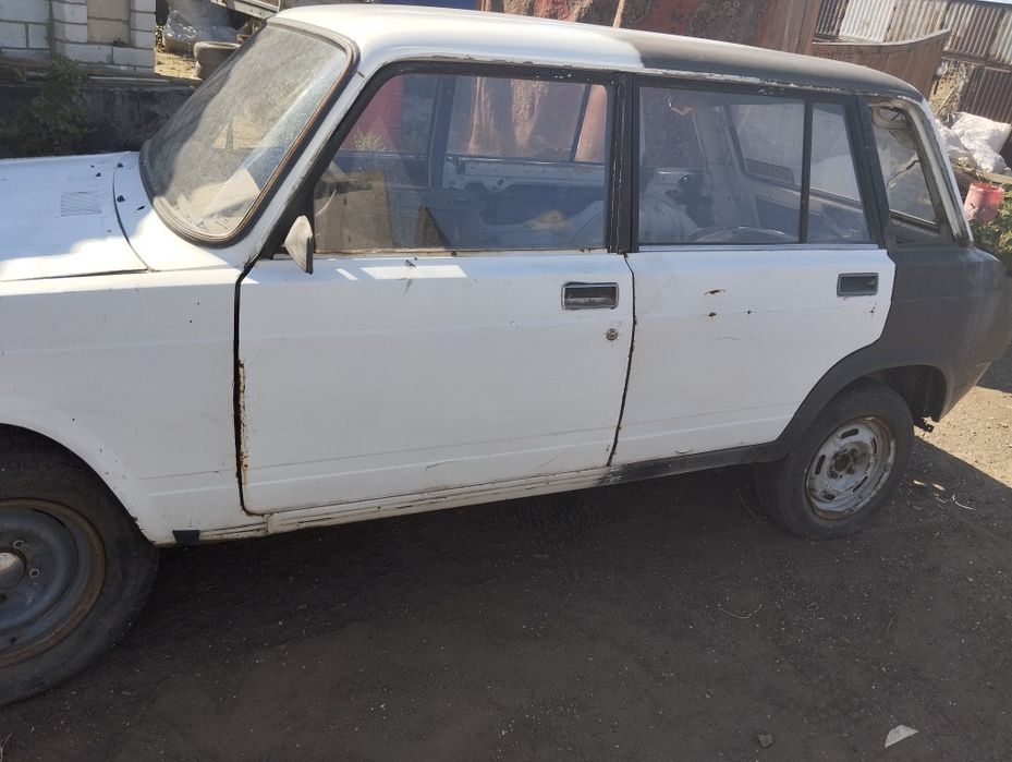 Продам четверку по запчастям без двигателя