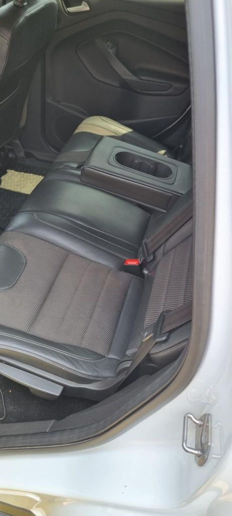 Ford Kuga ( Doar Vand )