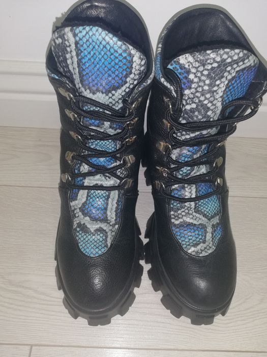 Ghete din piele naturala