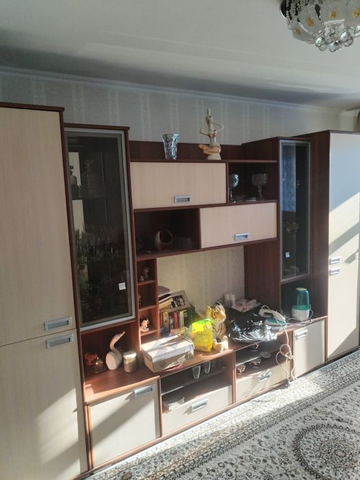 Продам стенку горку почти новая