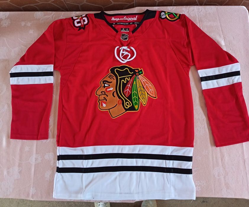 Bluză de hockey cu Chicago Blackhawks (disponibila)