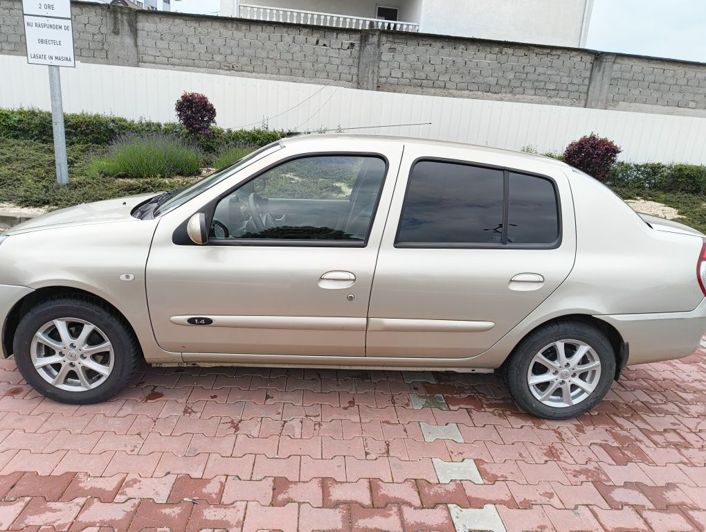 Renault clio symbol 2007