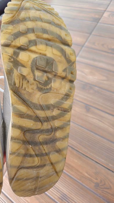 Nike Air Max 90 pirate radio