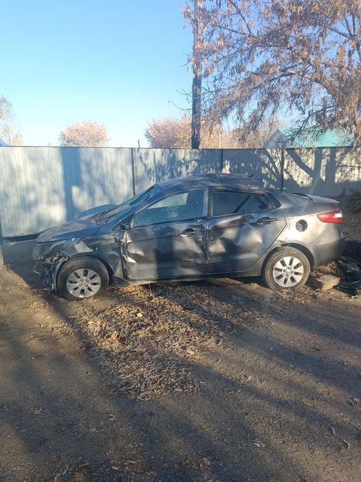 Киа Рио аварийный