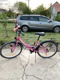 Bicicleta roz pentru fete
