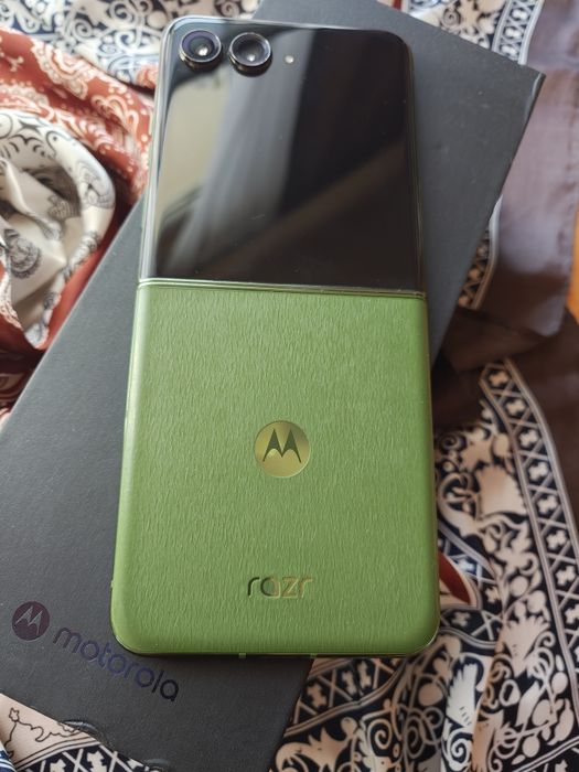 Motorola RAZR 50 Ultra verde