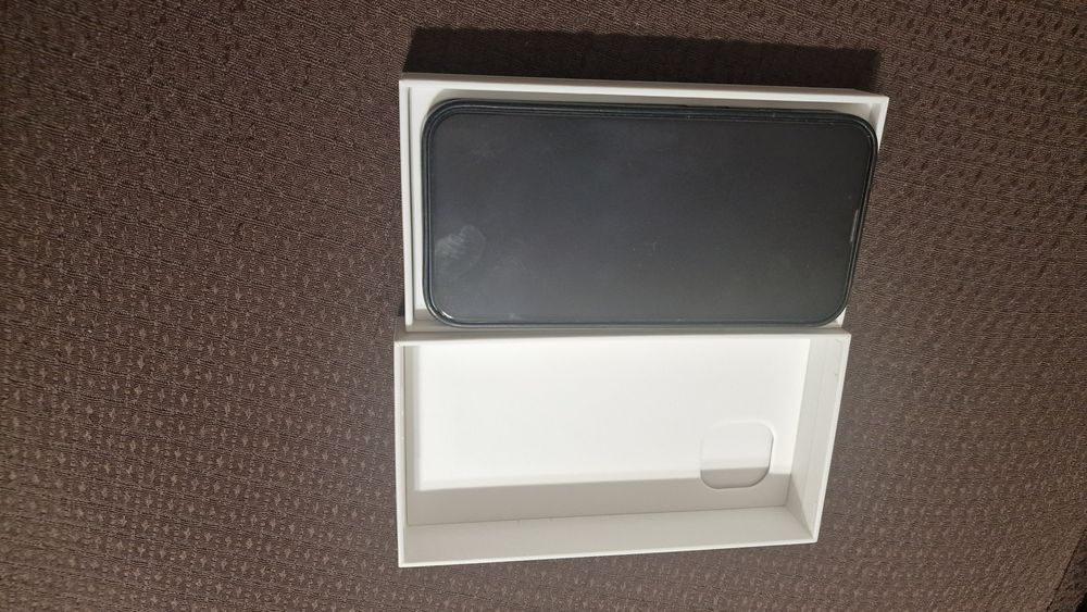 Vand lPhone 13, 128GB, 5G, culoare Midnight