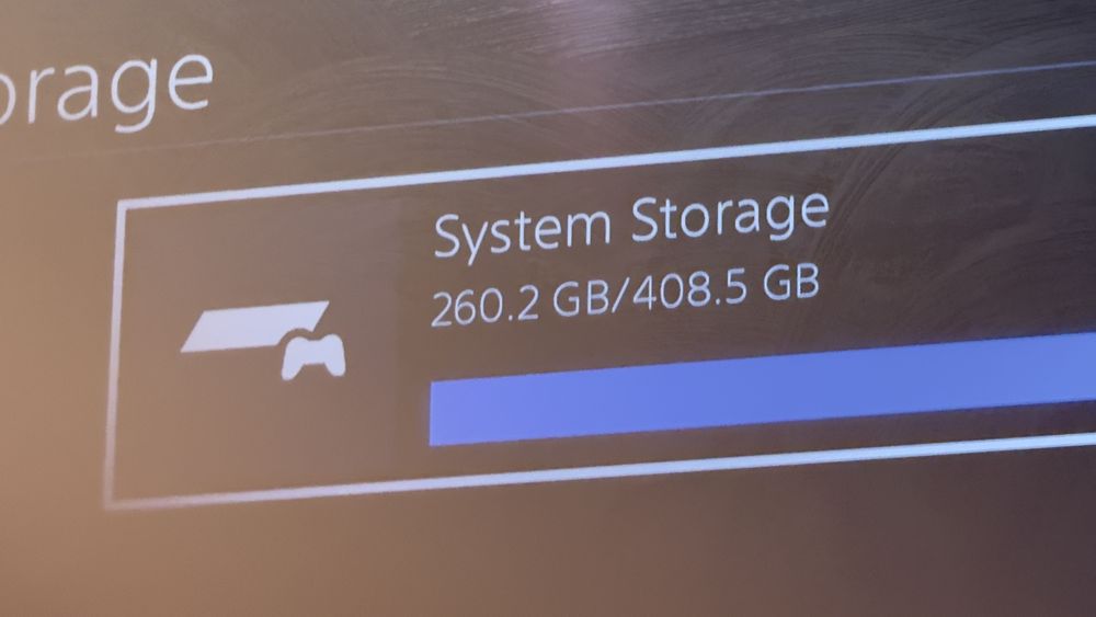 Комплект PlayStation 4slim с 2 контролера + VR + камера + 8 игри