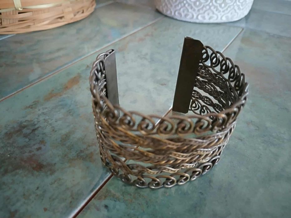 Метална гривна от Индия