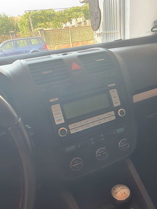 De vânzare Volkswagen Golf 5 1.6 MPI, 102 CP – An 2007, înmatriculat