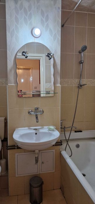 Dau în chirie apartament cu una camera - 7 noiembrie