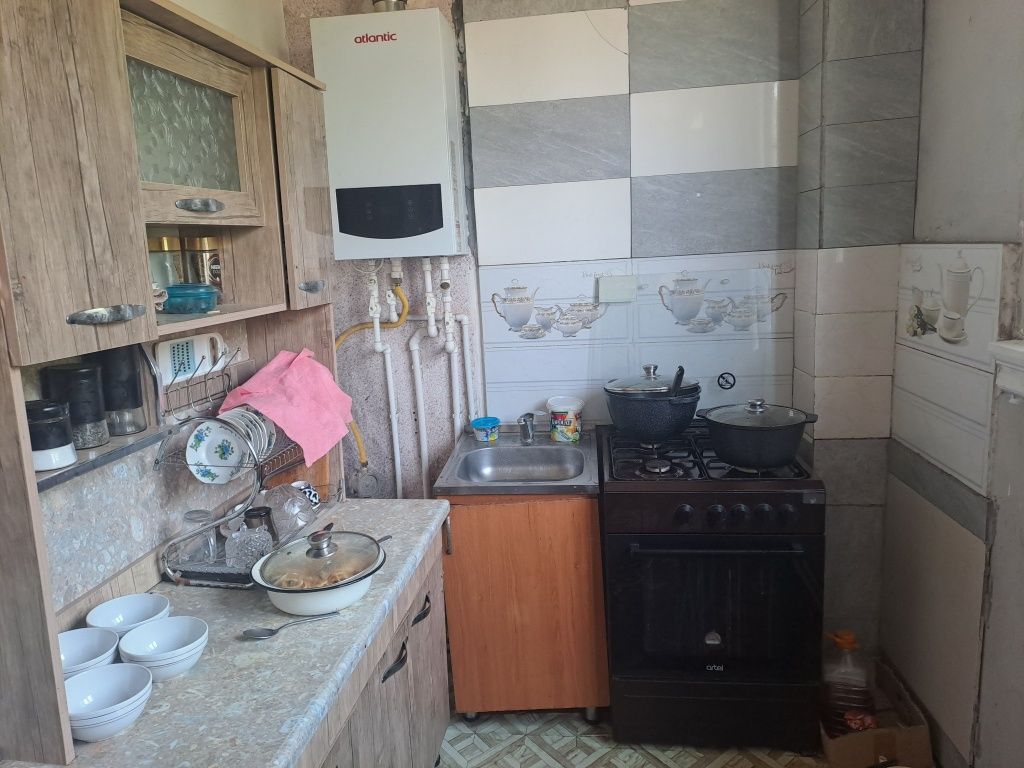 Срочна сотилади 3 хонали