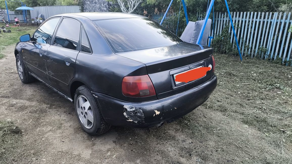 Автомобиль ауди а4
