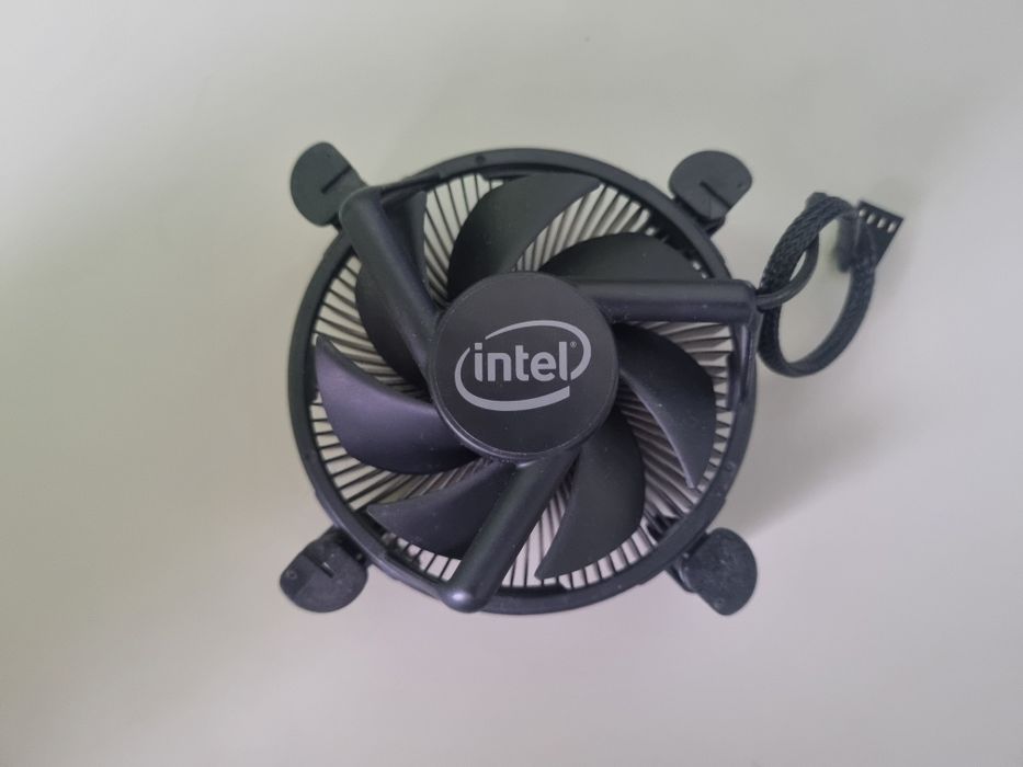 Procesor i7 10700F+Cooler CADOU