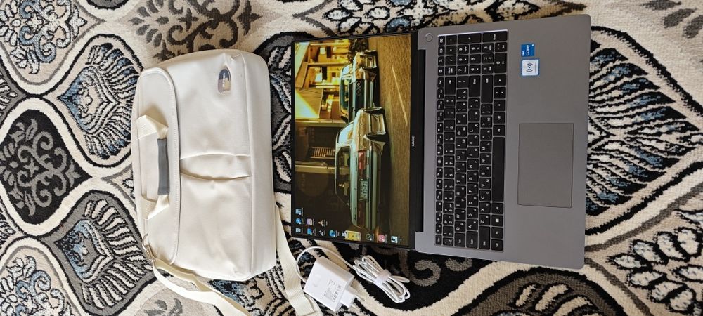 Huawei d16 yangidey xolati ideal aliyumuniy korpus