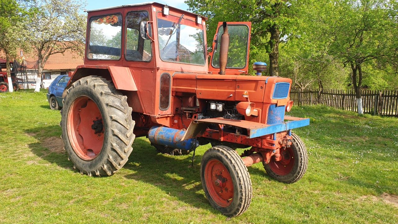 Vând Tractor UTB 650
