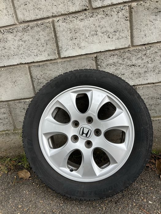 Джанти за Honda 16 с зимни гуми Good Year