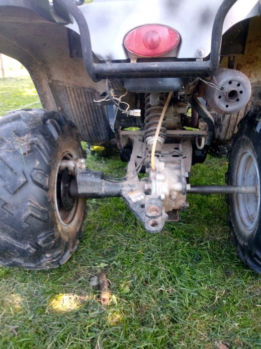 Vând ATV Linhai 300.