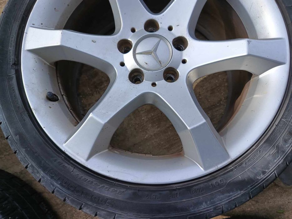 Продавам оригинални джанти с гуми за Мерцедес w203 / Ц класа