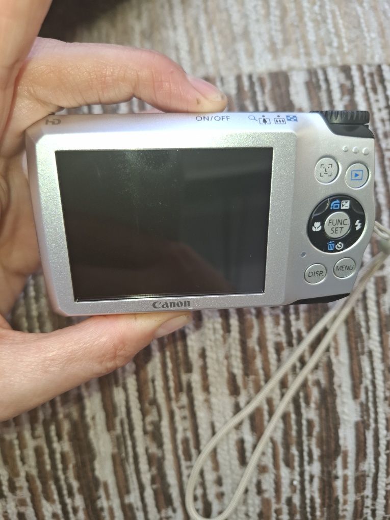 Компактен дигитален фотоапарат камера  CANON Powershot 3200is