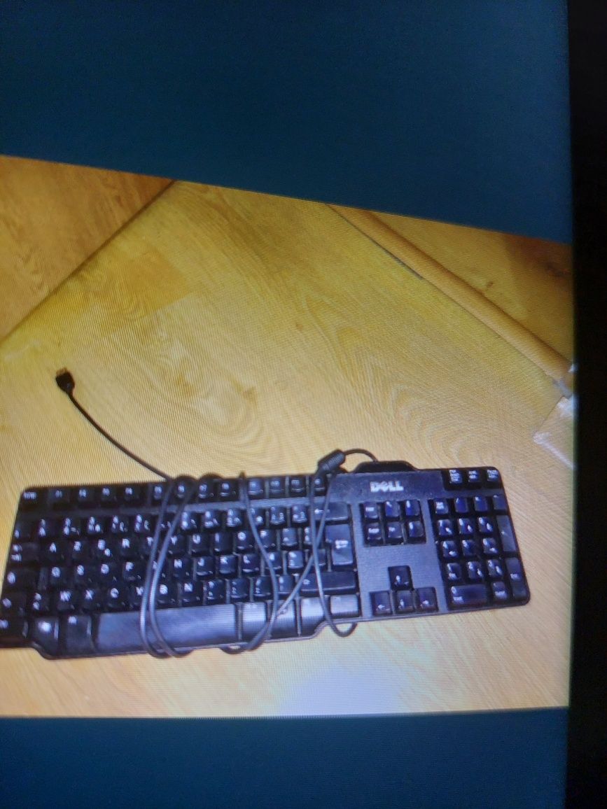 Tastatura neagra