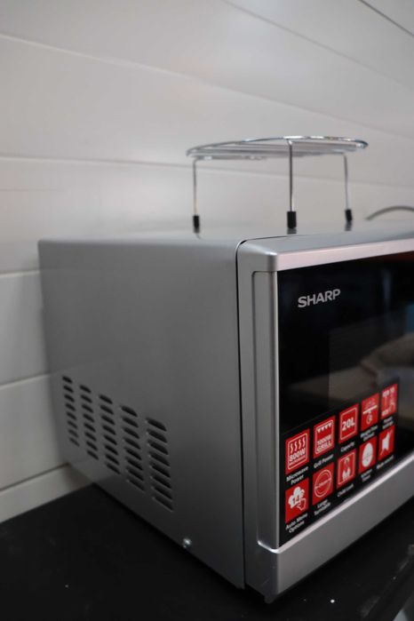 Микровълнова фурна SHARP R670S 2в1, грил, 20л, 800W, 13 програми