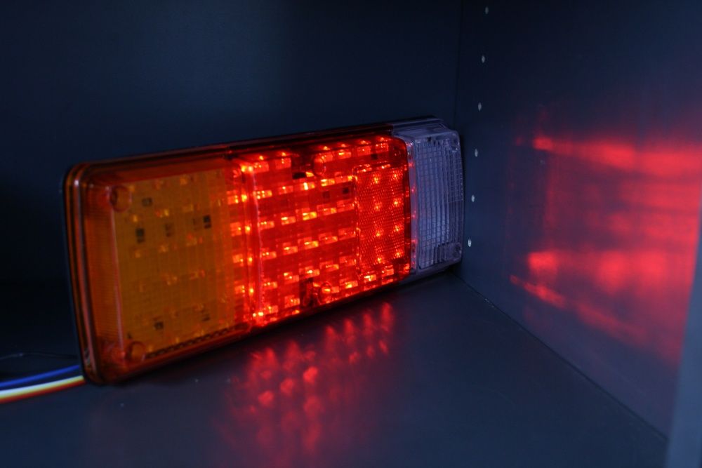 Комплект ЛЕД LED диодни стопове за каравана , платформа , ремарме , БУ