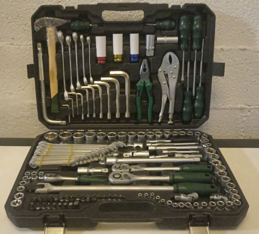 Набор инструментов ключей чемодан инструментов 216пр подарок мужчине