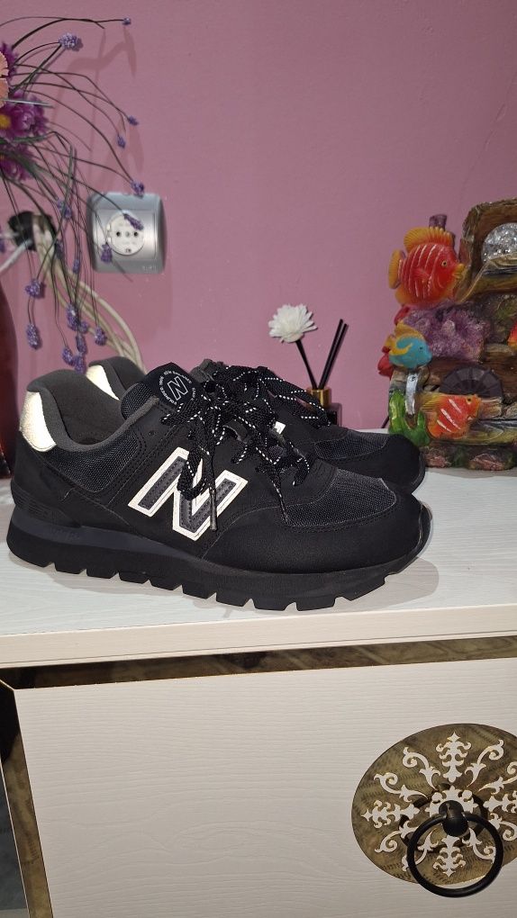 New Balance 42,5