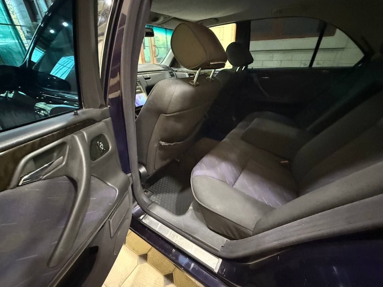 Mersedes w 210
2001 йи
112 матор 3.2 
Пробег 271.000км
Холати