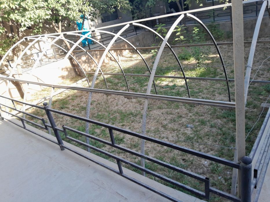 Parnik sotiladi 6.3 alumendan yasalgan