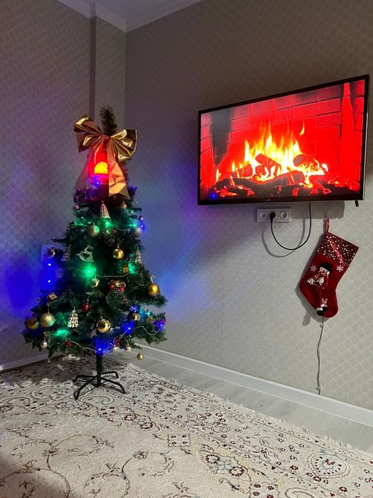 Продам елку новогоднюю