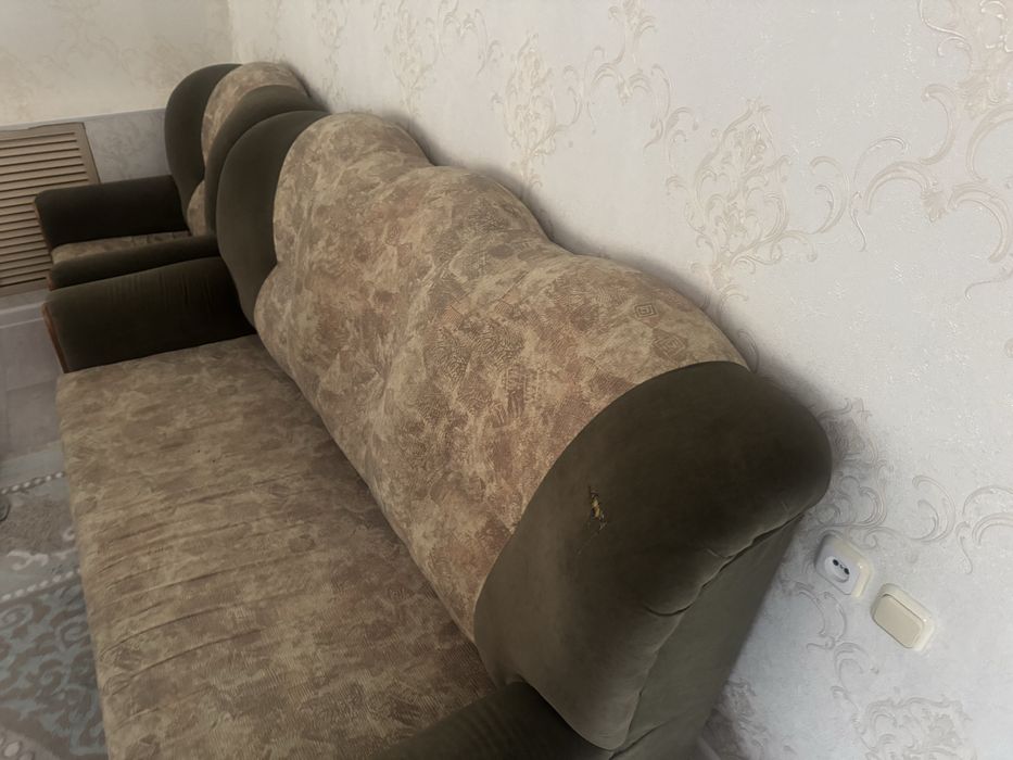 Продам диван и два кресло