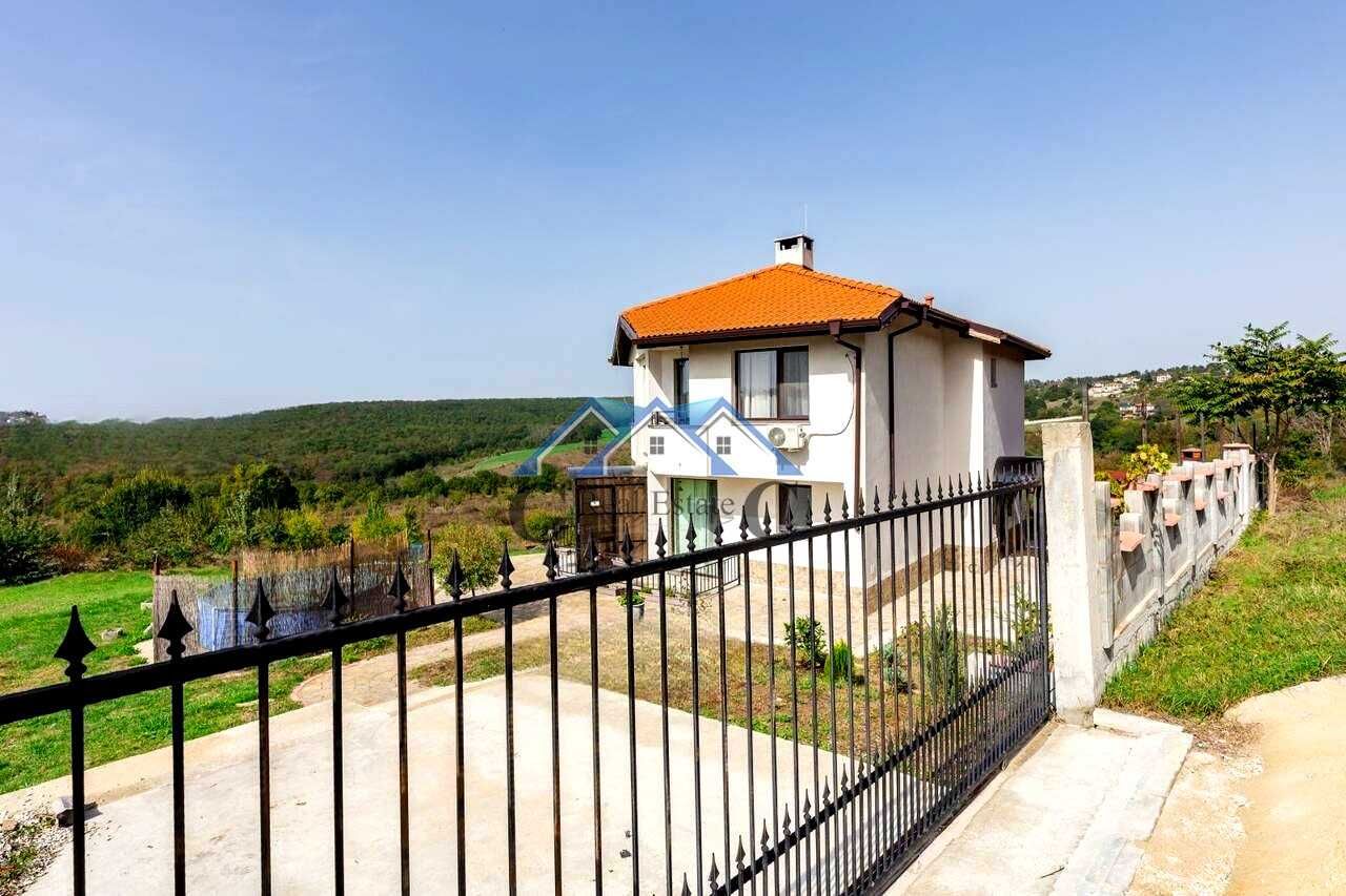 Къща 155м2, двор 845м2, 274000 евро, Приселци