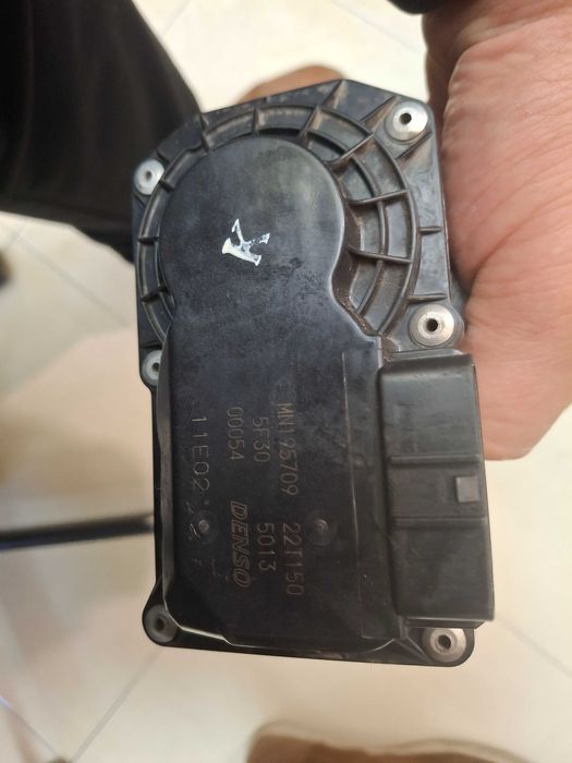 Дроселова клапа за Мицубиши Колт 1,3