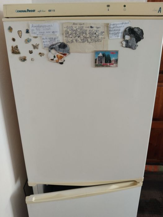Холодилник General Frost.