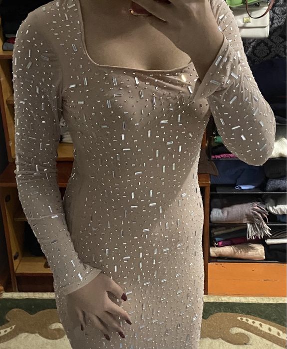 Платье б/у , но ни разу не надевала