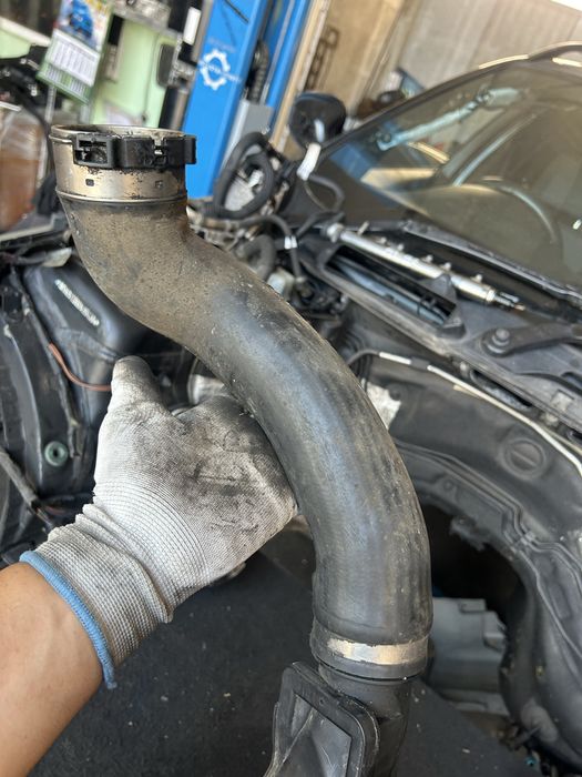 Маркуч (тръба) BMW F01/02 3.0d 245hp БМВ Ф01/02 245кс кулер всмукател
