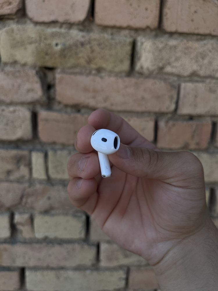Слушалки Apple Airpods 4 ANC + три калъфа подарък