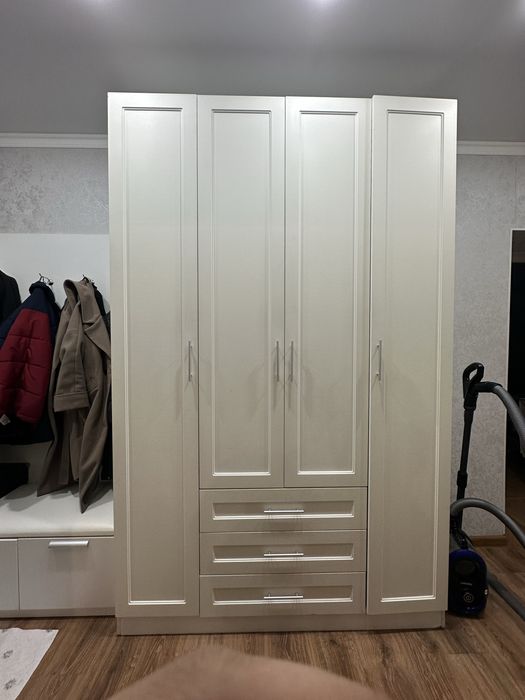 Шкаф для коридора , в хорошем состояний