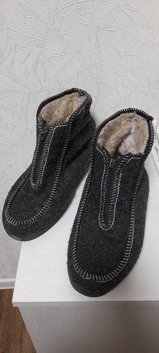 Продам войлочные ботиночки женские