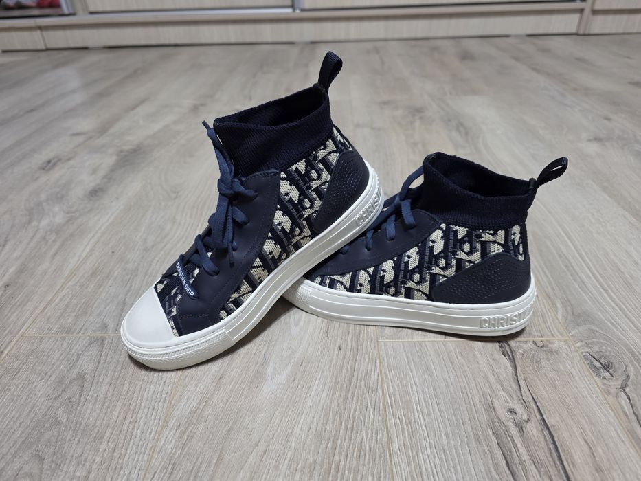 Tenesi, Sneakersi Christian Dior nr 38, dar se potrivesc pt max 37,5 c