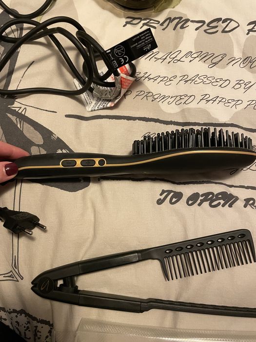 Perie electrica pentru indreptat parul Aria Beauty