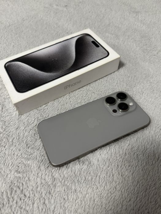 Vand iPhone 15 pro impecabil