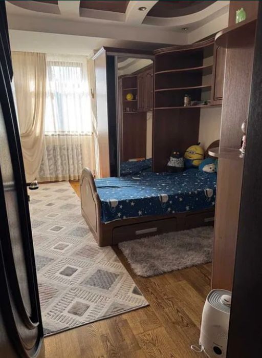 Квартира на Дархан 4/4/18 общ пл 167м  с обстановкой