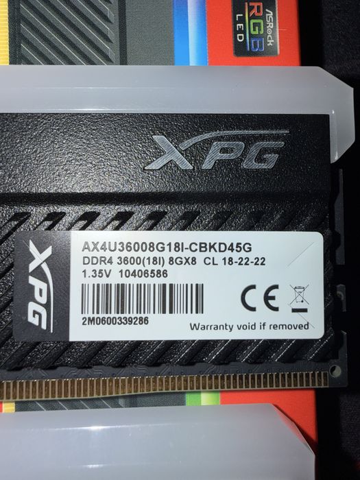 DDR 4  3600 [cl 18)