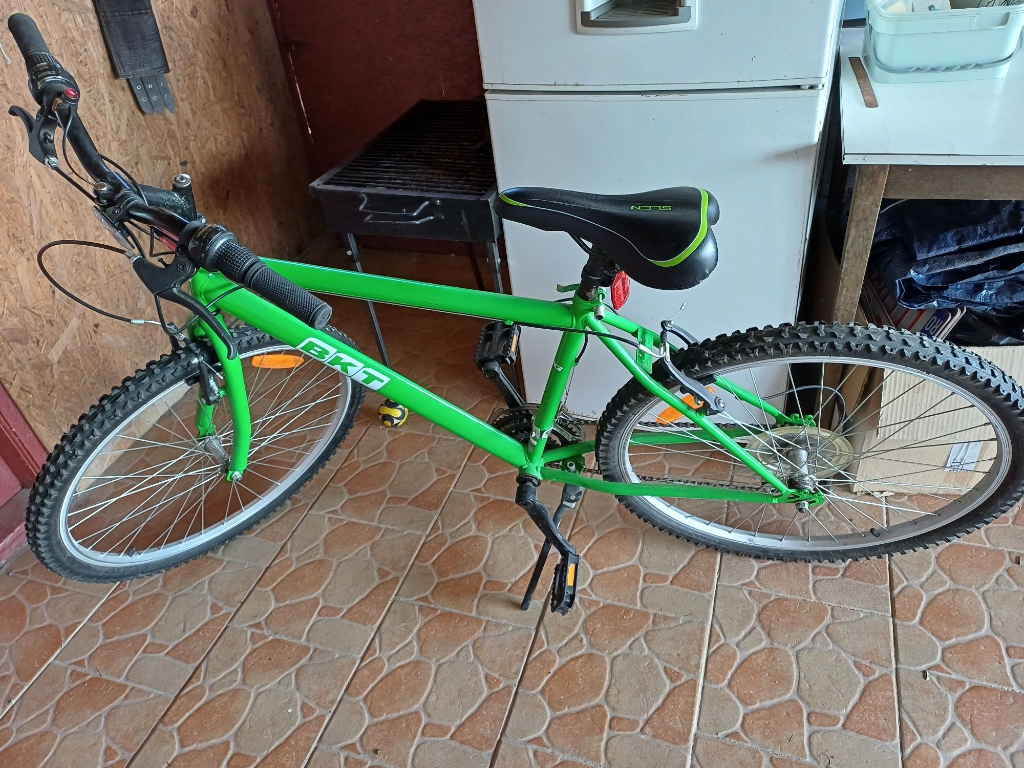 Vând bicicleta puțin folosita