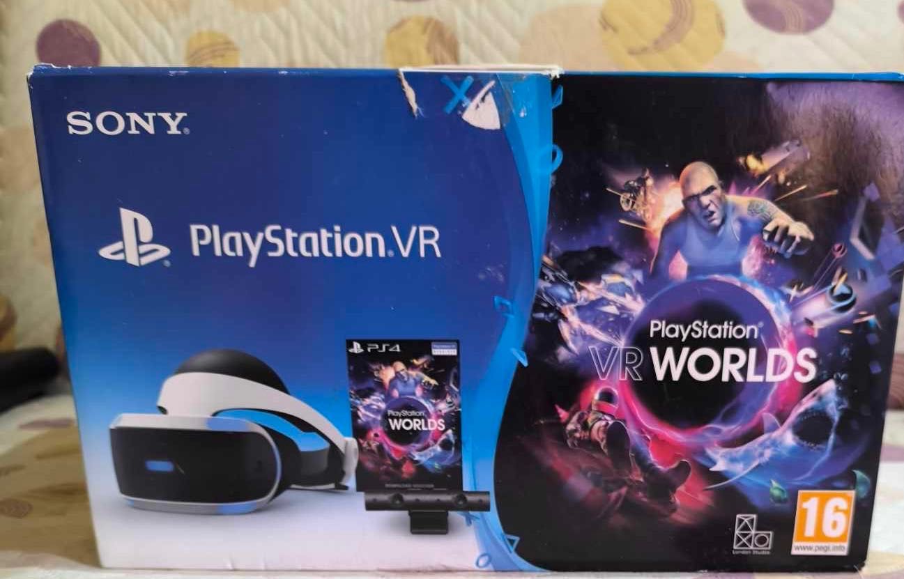 PlayStation 4 със VR headset