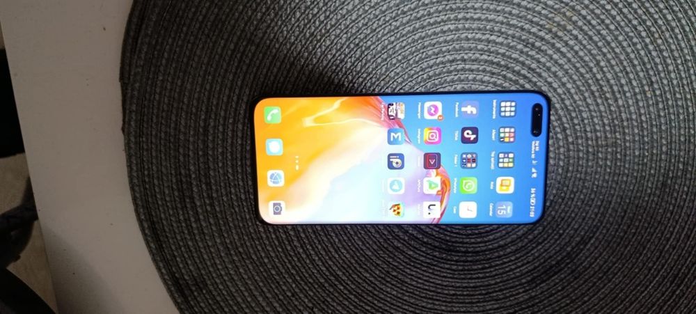 Vând huawei p 40 pro
