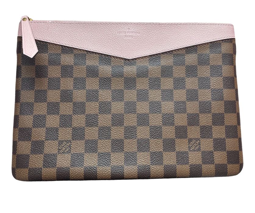Louis vuitton pouch